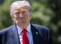 Trump aumenta presión sobre Irán mientras se negocia posible acuerdo para detener la guerra