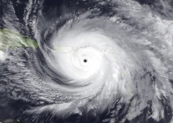 Alcalde de Quebradillas exhorta revisar planes familiares de emergencia ante inicio de la temporada de huracanes
