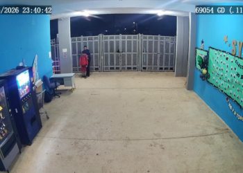Autoridades intervienen con menor en el interior de escuela en Trujillo Alto