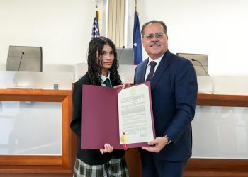Reconocen a estudiantes puertorriqueños destacados en competencia académica internacional en Londres