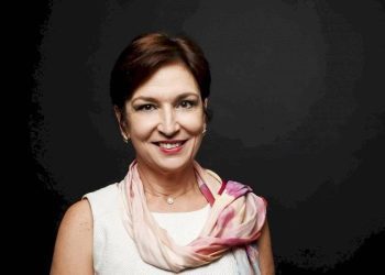 Presidenta de la UPR se reúne con la gobernadora e impulsa asignación adicional de $118 millones para clasificación de empleados y fortalecer la institución