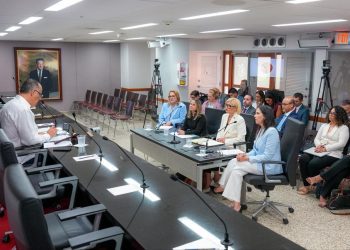 Comisión de Salud del Senado profundiza investigación sobre el manejo de $19.5 billones en fondos federales para el sistema de salud