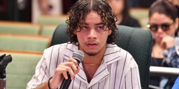 Padres jóvenes exponen ante la legislatura obstáculos legales para reconocer y atender a sus hijos