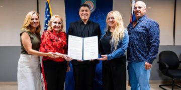 Vivienda y Automeca Technical College impulsan la resiliencia energética con préstamo de $214 mil para sistemas de energía