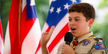 CONMEMORAN EL DÍA DE LA BANDERA Y EL ANIVERSARIO DEL EJÉRCITO DE LOS ESTADOS UNIDOS