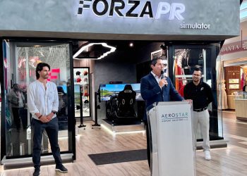 La emoción del deporte del automovilismo llegó al Aeropuerto Luis Muñoz Marín con la apertura de Forza PR Simulator