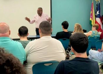 200 jóvenes estudiantes viven experiencia laboral en Moca