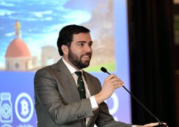 Sebastián Negrón afirma que documentos divulgados respaldan las preocupaciones que motivaron su renuncia al DDEC