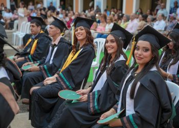 Universidad de Puerto Rico en Utuado celebra la graduación de nuevos profesionales en su 45.ª Colación de Grados