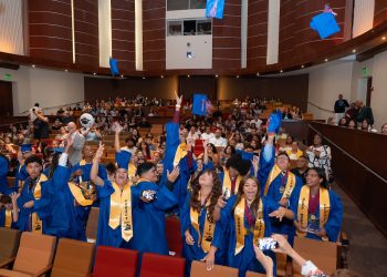 Vimenti celebra la graduación de octavo grado de su primera clase fundadora y reafirma el poder transformador de su modelo de dos generaciones