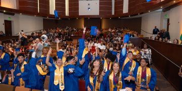 Vimenti celebra la graduación de octavo grado de su primera clase fundadora y reafirma el poder transformador de su modelo de dos generaciones