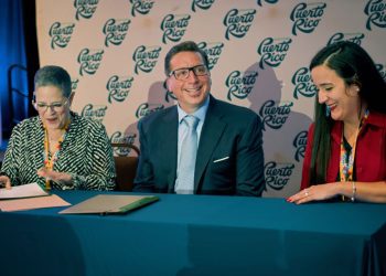 Discover Puerto Rico reúne a líderes municipales y empresariales del oeste para fortalecer el desarrollo turístico de la región