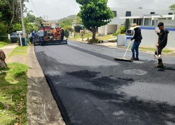 Administración Municipal Autónoma de Luquillo invierte $232,711.00 en trabajos de pavimentación en la Urbanización Brisas del Mar 