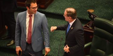 Cámara enmienda requisitos de antecedentes penales para el licenciamiento de peritos electricistas y técnicos de refrigeración y aire acondicionado