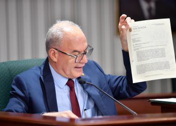 Evalúan opciones para aportar al plan médico de los maestros jubilados