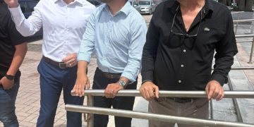 Alcalde de Quebradillas presenta al secretario de Vivienda las necesidades del pueblo