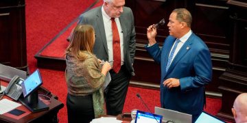 Senado avala legislación que transfiere al CRIM recaudos de patentes por servicios de telecomunicaciones