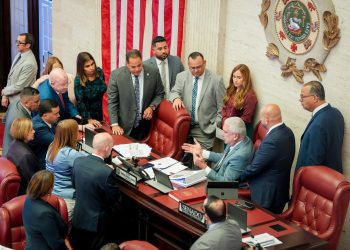 Senado aprueba investigación sobre alegaciones contra Secretario de la Gobernación