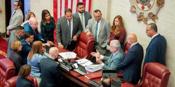 Senado aprueba investigación sobre alegaciones contra Secretario de la Gobernación