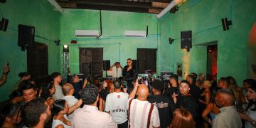 Tito Nieves celebra su nueva producción Desde el Corazón con una noche intima de salsa en La Factoria
