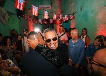 Tito Nieves celebra su nueva producción Desde el Corazón con una noche intima de salsa en La Factoria