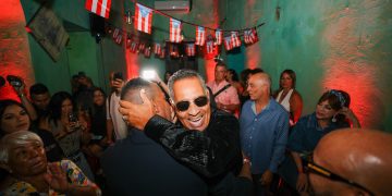 Tito Nieves celebra su nueva producción Desde el Corazón con una noche intima de salsa en La Factoria