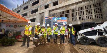 Toa Alta coloca la primera piedra de su nuevo edificio multiusos en el casco urbano