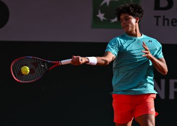 Yannik Álvarez continúa destacándose en Roland Garros Junior con victoria en dobles y sólida actuación en sencillos