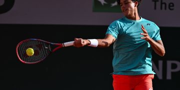 Yannik Álvarez continúa destacándose en Roland Garros Junior con victoria en dobles y sólida actuación en sencillos