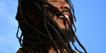 La leyenda del reggae Ziggy Marley regresa en concierto