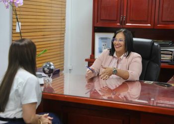 Municipio de Aguas Buenas eleva el salario mínimo a $10 por hora y otorga permanencia a empleados con hasta 25 años de servicio