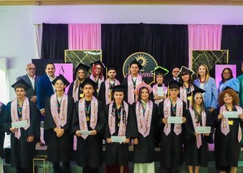 Carmela Foods entrega $29,000 en becas a estudiantes de Las Piedras y anuncia nueva edición del 5K Carmela 2026
