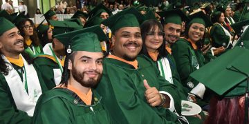 RUM celebra su centésima decimotercera graduación con 1,715 graduandos