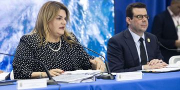 Alcaldes del PNP respaldan a la gobernadora tras la sorpresiva salida de Domenech