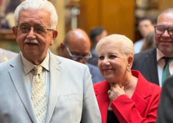 Unánime apoyo a Loíza por parte de la Asociación de Alcaldes ante erosión costera