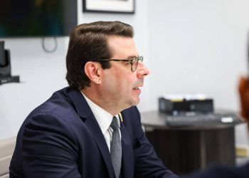Domenech rechaza alegaciones de exfuncionarios del DDEC y asegura que “prevalecerá la verdad objetiva”