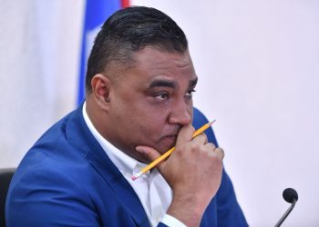 Representante PNP emplaza a LUMA Energy a dejar de dar tanta excusa y a trabajar de inmediato con “los bajones de luz en Arecibo y Barceloneta