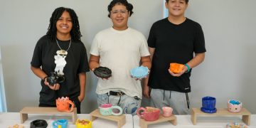 Jóvenes artistas exponen sus obras en cerámica al culminar talleres de arte para prevenir y sanar la violencia