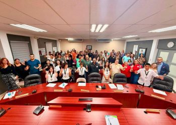 Legislatura municipal y alcalde reconocen a la Sociedad de Periodismo Escolar de la Escuela Intermedia Timoteo Delgado de Hatillo