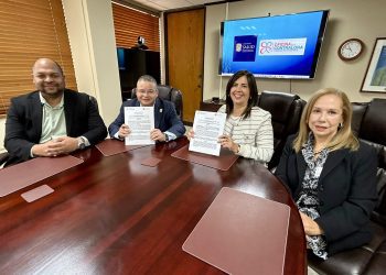 Contralora y Secretario de Salud firman acuerdo para fortalecer la identificación de personas fallecidas en programas como el PAN y Plan Vital
