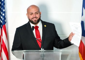 Rumbo a La Fortaleza cuatro medidas del senador Jeison Rosa Ramos