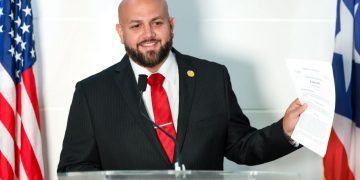 Rumbo a La Fortaleza cuatro medidas del senador Jeison Rosa Ramos