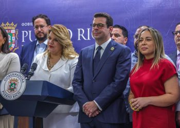 La Gobernadora agradece la labor de Francisco Domenech e Itza García Rodríguez tras concluir sus funciones en La Fortaleza