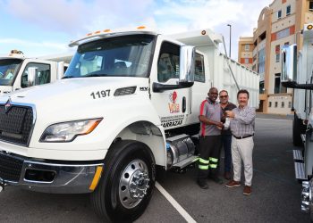 Alcalde Aponte fortalece los servicios municipales con nueva flota vehicular