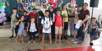 Sobre 500 estudiantes de Moca regresan listos al inicio escolar 2026-2027