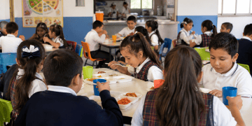 Educación activa medidas preventivas para el uso responsable del agua y refuerza protocolos en comedores escolares