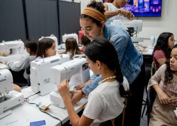 Puerto Rico vuelve a coser: nuevas generaciones recuperan el oficio con nuevas razones para aprender