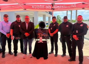 Moca rinde homenaje póstumo al agente canino Oslo 