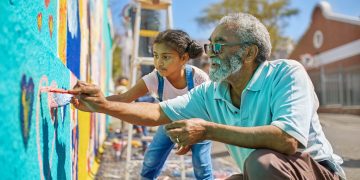 AARP busca voluntario 50+ destacado y otorgará donativo de $1,500 a su causa comunitaria