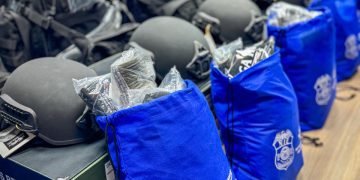 Gobernadora Jenniffer González y DSP fortalecen capacidad operacional del NIE con nuevos equipos, uniformes y armas